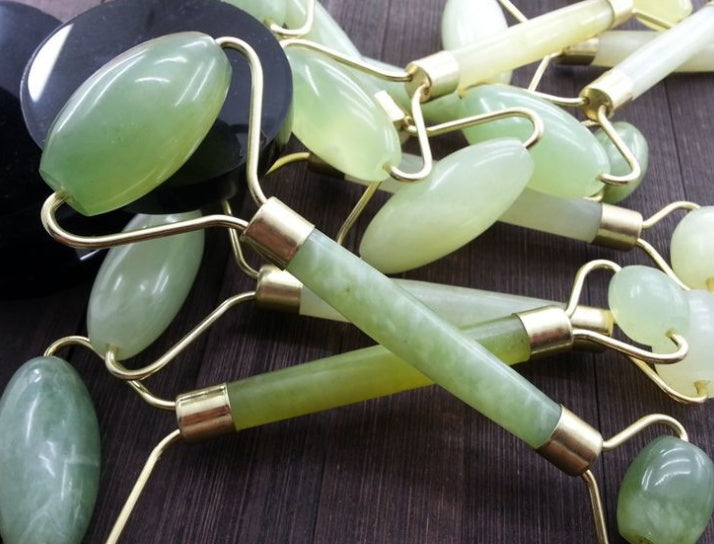 💚Premium Jade Facial Roller – Natural Skin Lifting & De-Puffing Beauty Tool | Glow-Boosting Facial Massage Roller