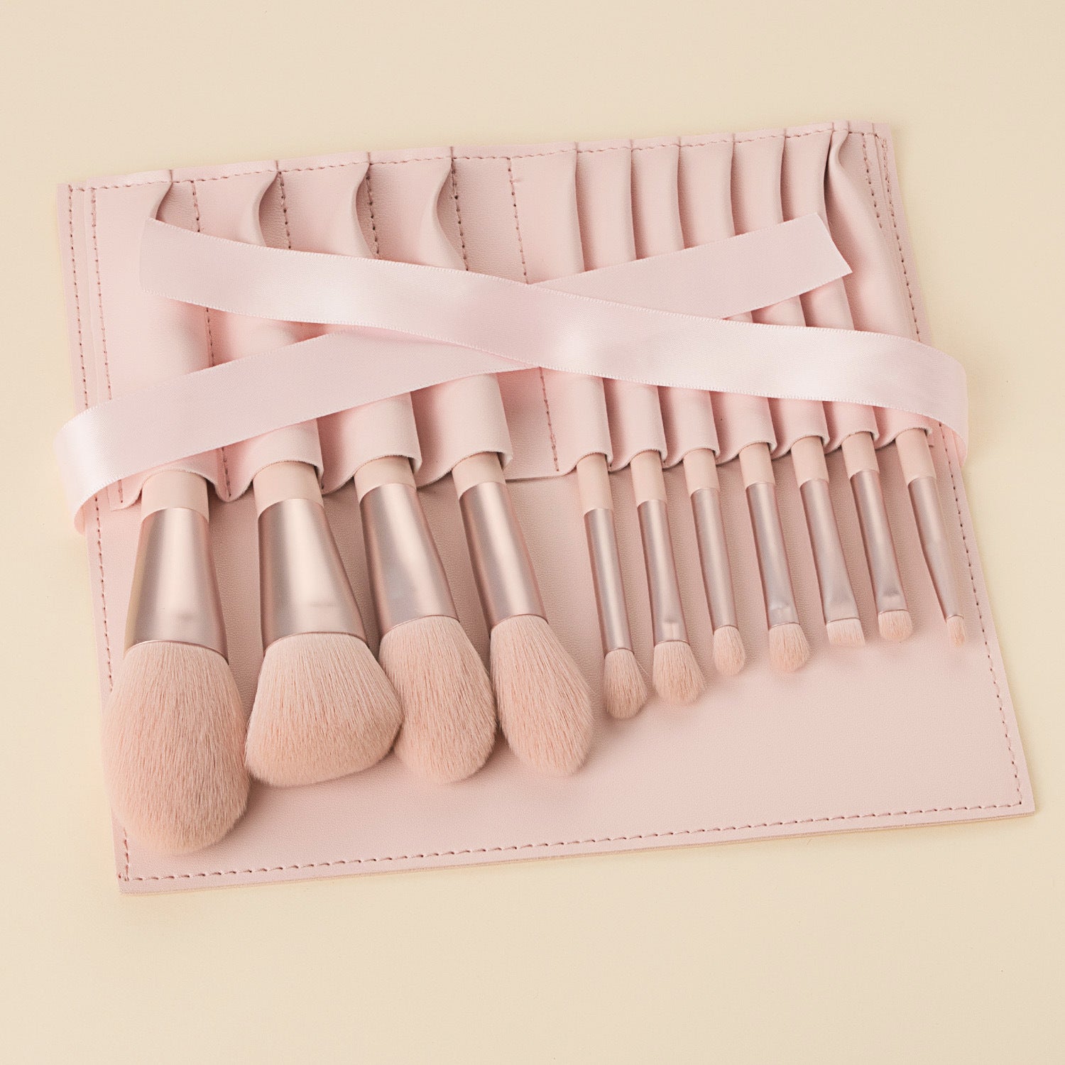 💖GlowGlam Beauty Brush Kit – 12-Piece Flawless Makeup Brush Set for Everyday Glam