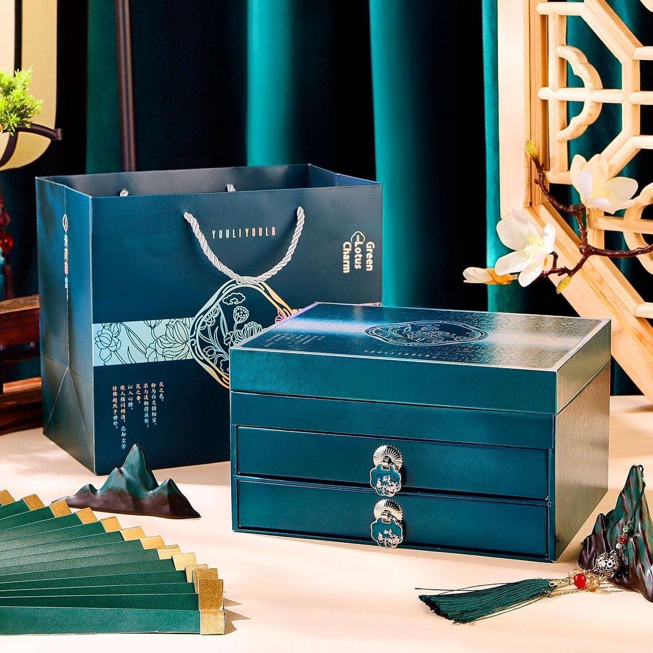 🌿 Green Lotus 18-Piece Beauty & Skincare Makeup Set